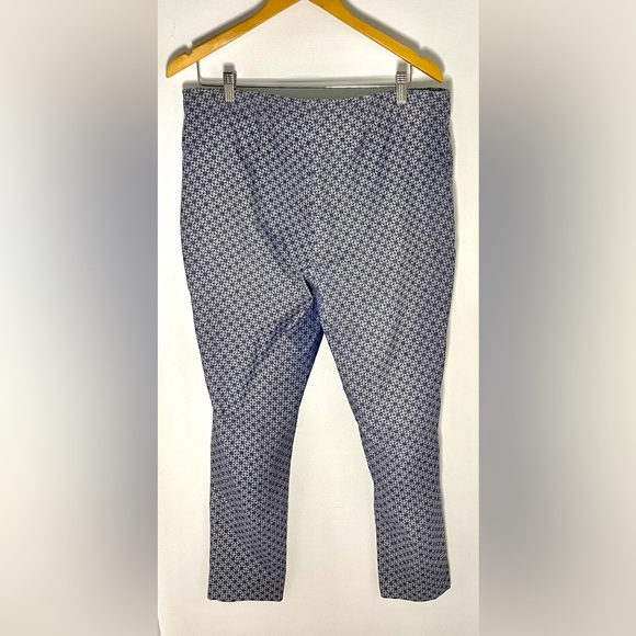 VGUC US 16 Michel Studio Alexa Blue and White Floral Cropped Pants - Picture 3 of 7